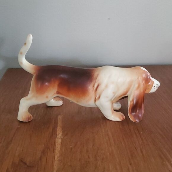 Porcelain Basset Hound Dog Figurine  - Picture 3 of 6